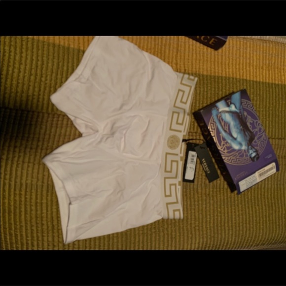 VERSACE - Picture 3 of 7